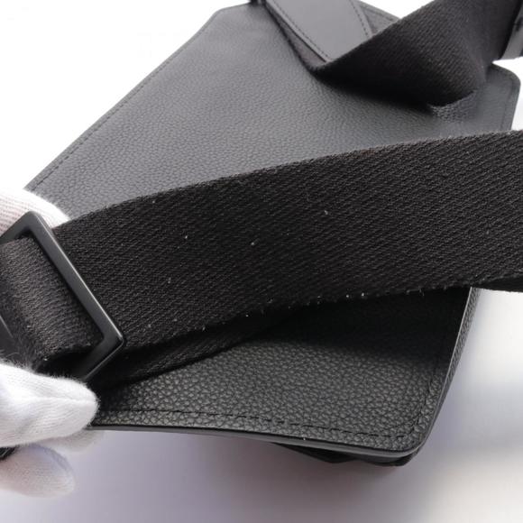 Louis Vuitton Bum Bag NV Waist Body Grain Leather Aerogram Men's Black M57081 - Picture 6 of 8